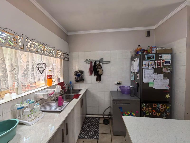 The Ultimate "Lock-Up-and-Go" Full Title Sanctuary: Secure and Sustainable - Photo 6