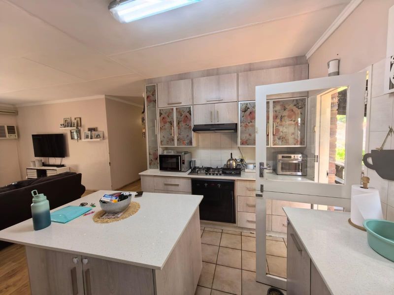 The Ultimate "Lock-Up-and-Go" Full Title Sanctuary: Secure and Sustainable - Photo 4