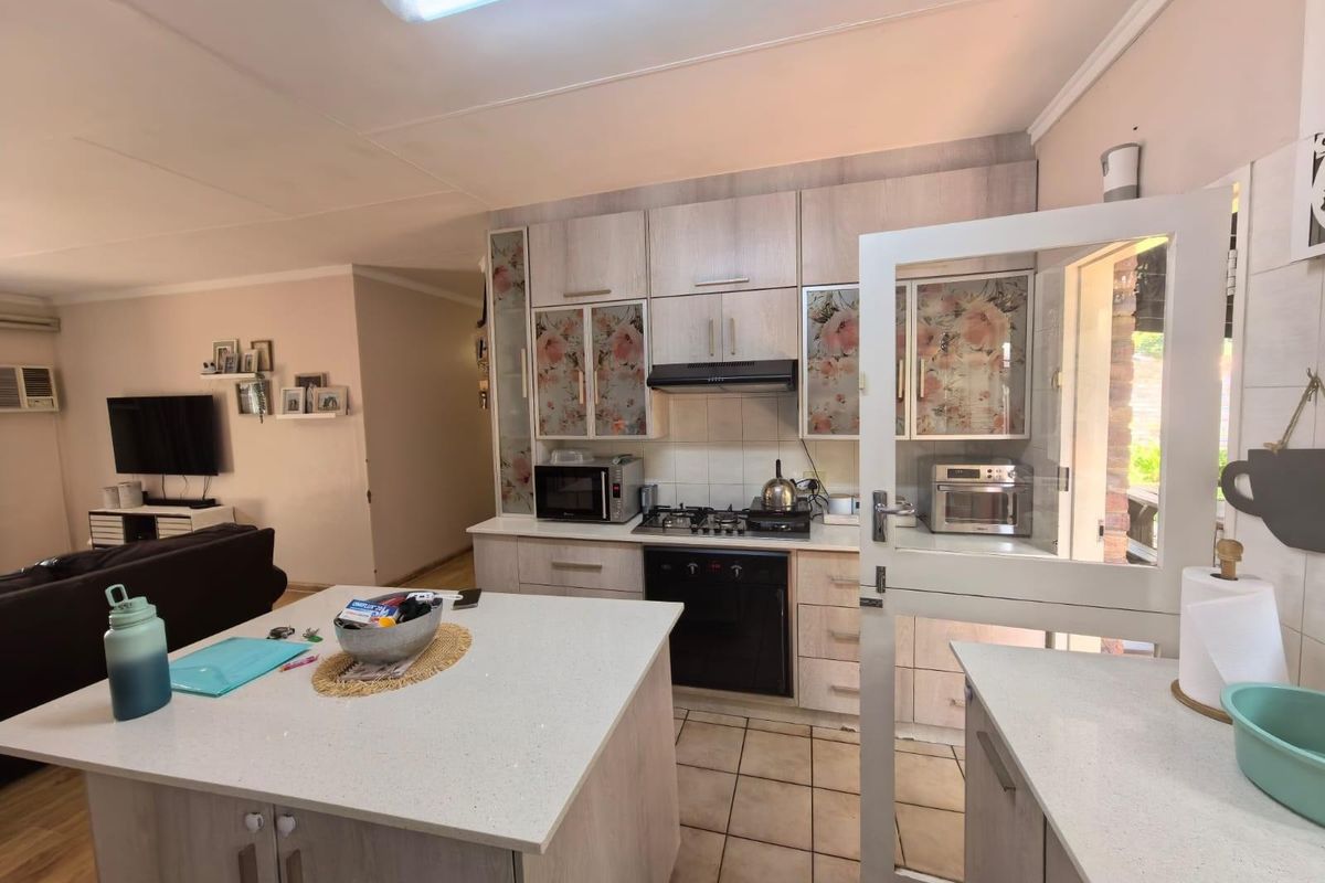 The Ultimate "Lock-Up-and-Go" Full Title Sanctuary: Secure and Sustainable - Photo 4