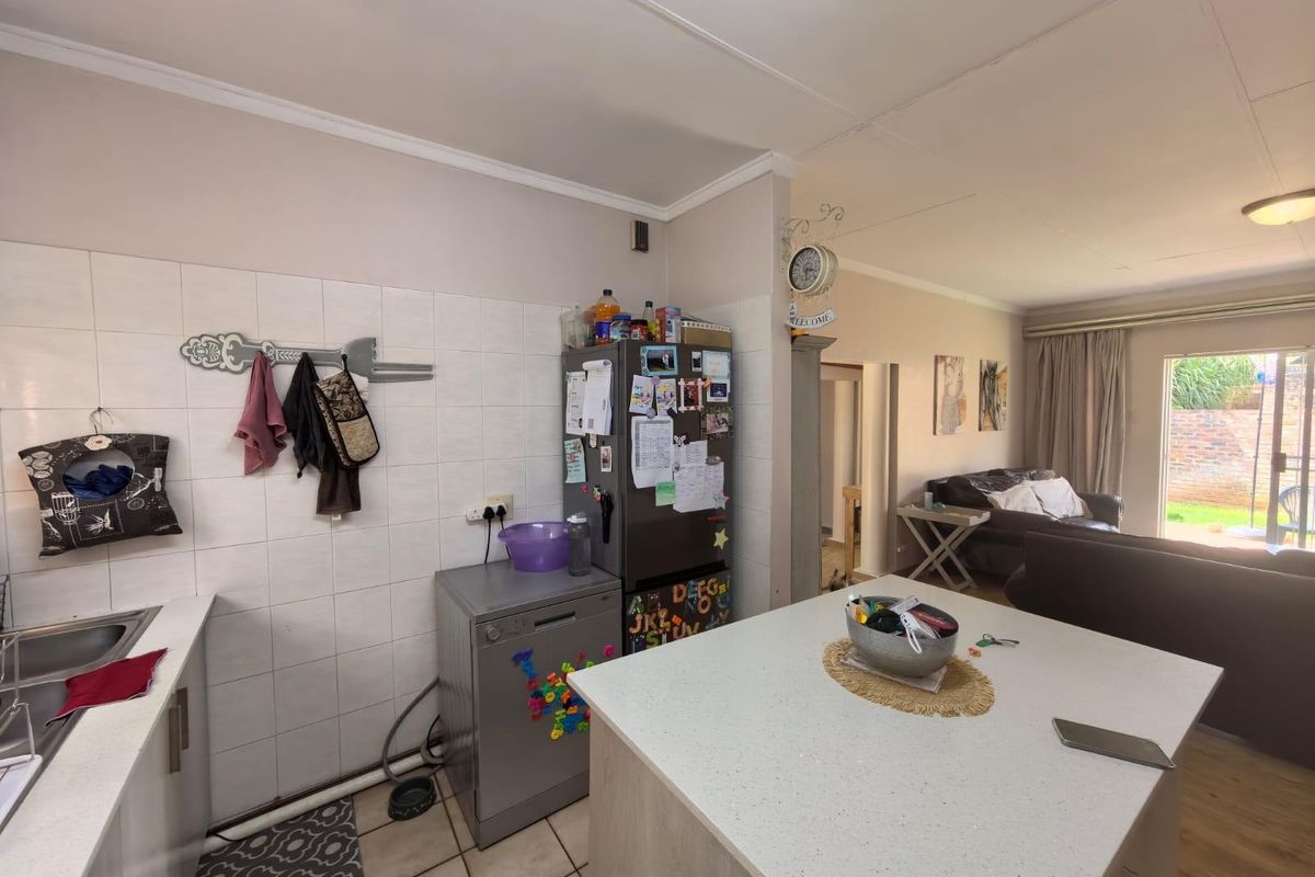 The Ultimate "Lock-Up-and-Go" Full Title Sanctuary: Secure and Sustainable - Photo 5