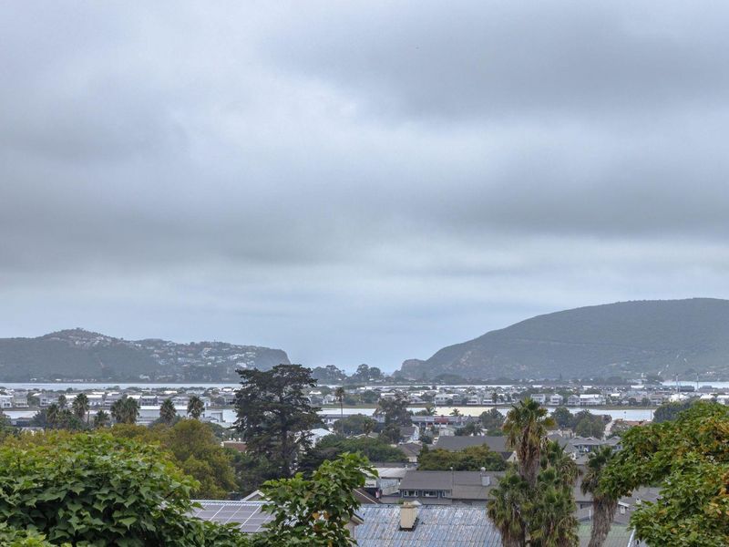 House For Sale in Upper Knysna Central - Photo 2