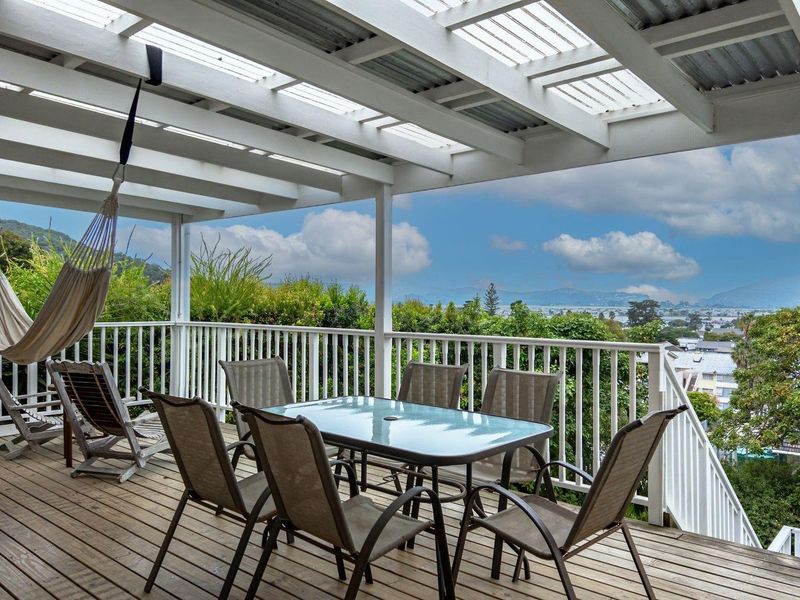 House For Sale in Upper Knysna Central - Photo 3