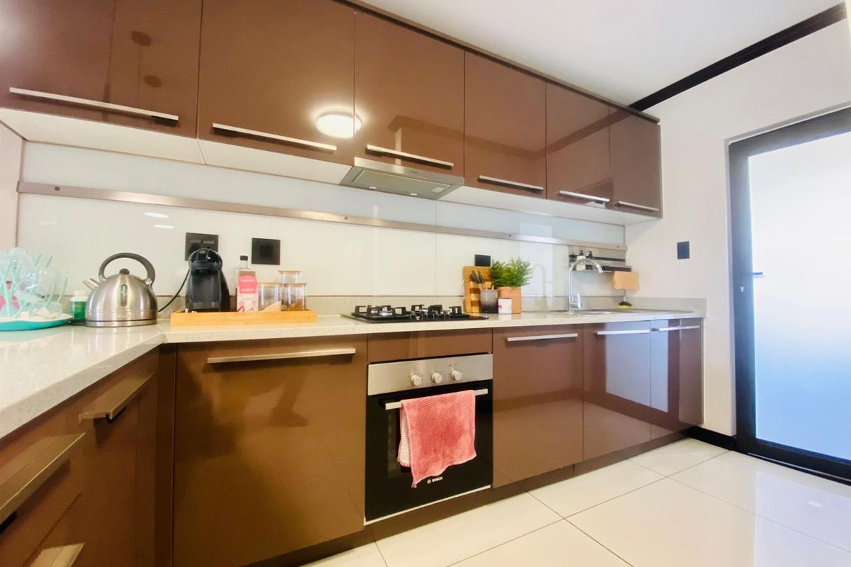 Modern 3-Bedroom 2 bathroom 2 car park  Apartment for Rent Carlswald, Midrand - Photo 2
