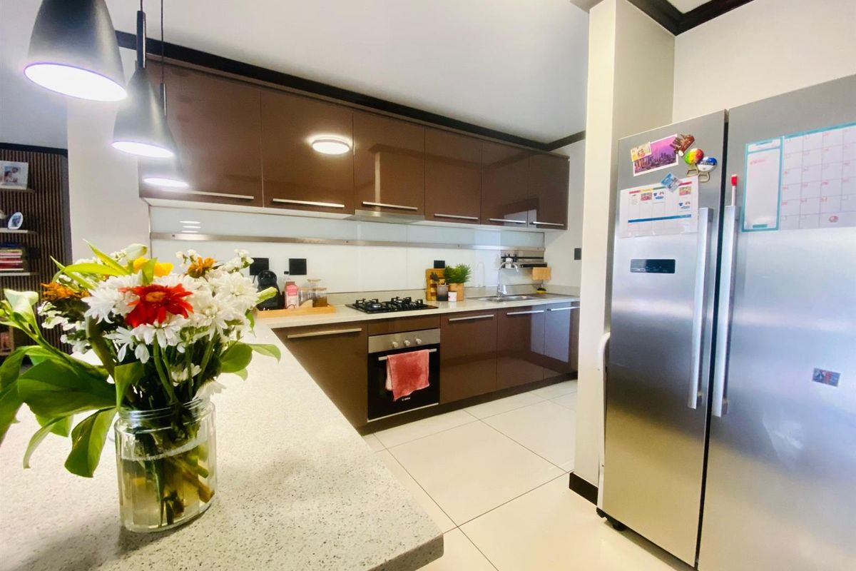 Modern 3-Bedroom 2 bathroom 2 car park  Apartment for Rent Carlswald, Midrand - Photo 4