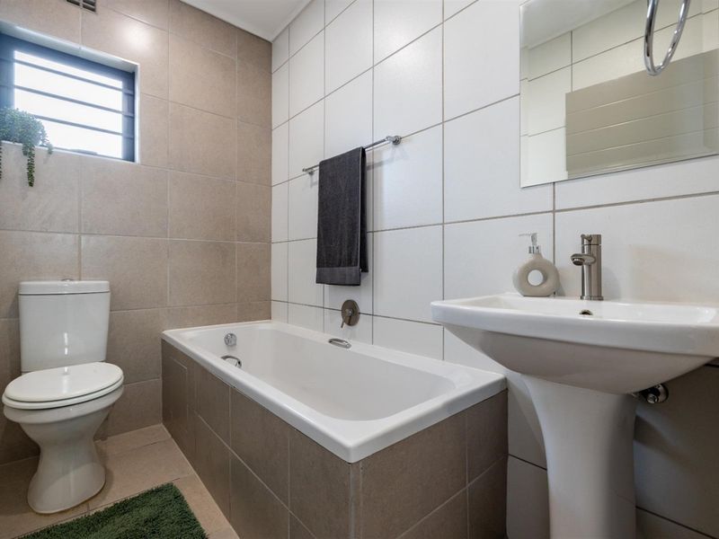 Comfortable 3-Bedroom Home to Rent in 24-Hour Security Leopards Rest Estate - Photo 8