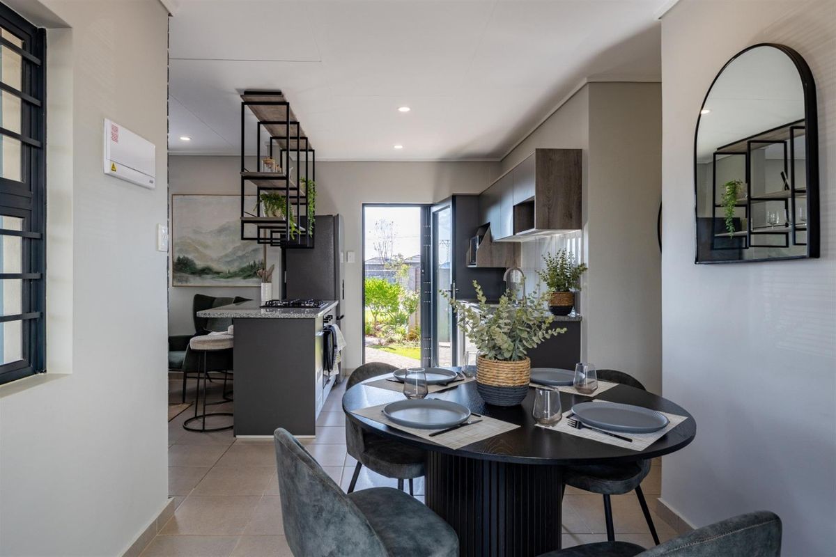 Comfortable 3-Bedroom Home to Rent in 24-Hour Security Leopards Rest Estate - Photo 3