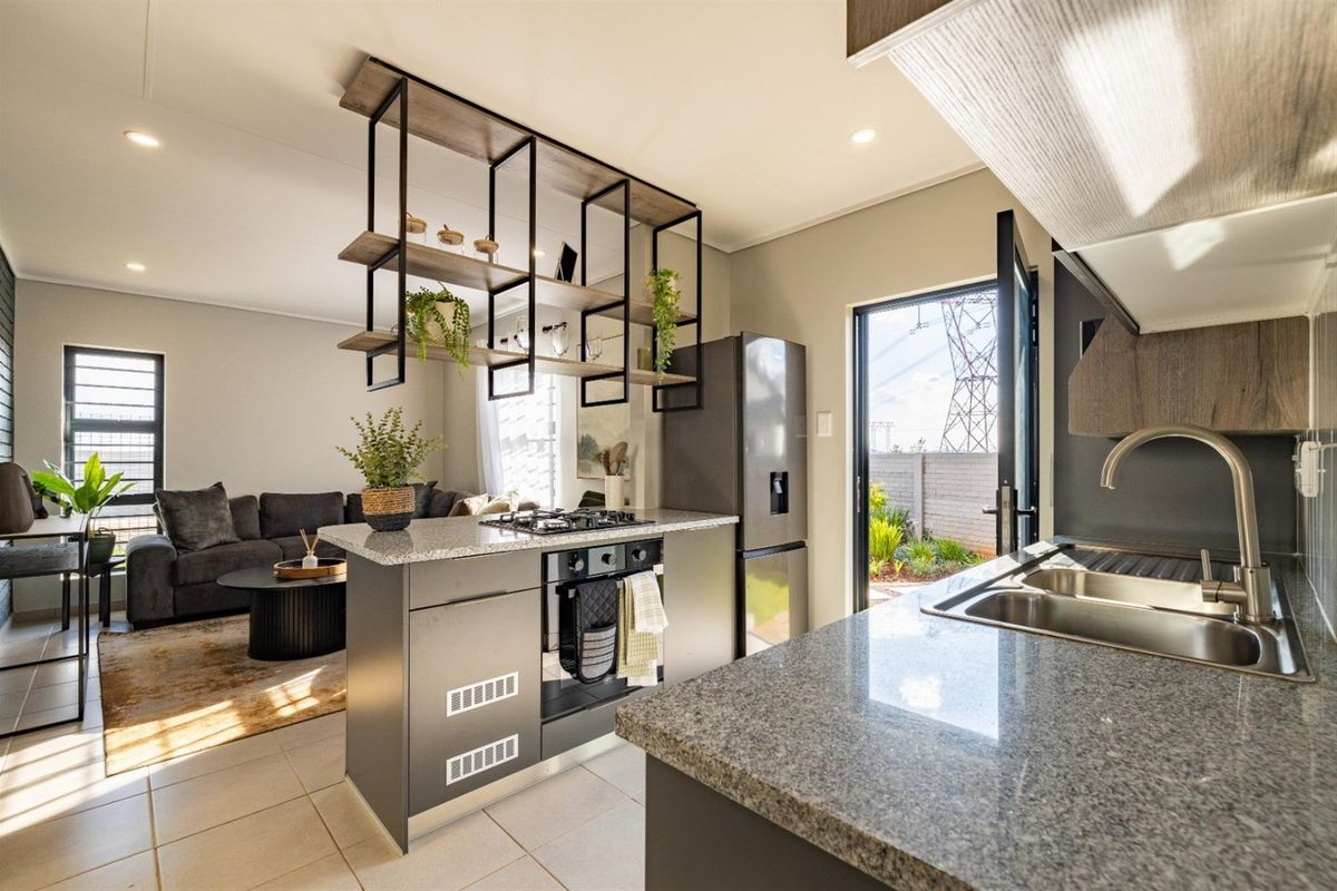 Comfortable 3-Bedroom Home to Rent in 24-Hour Security Leopards Rest Estate - Photo 2