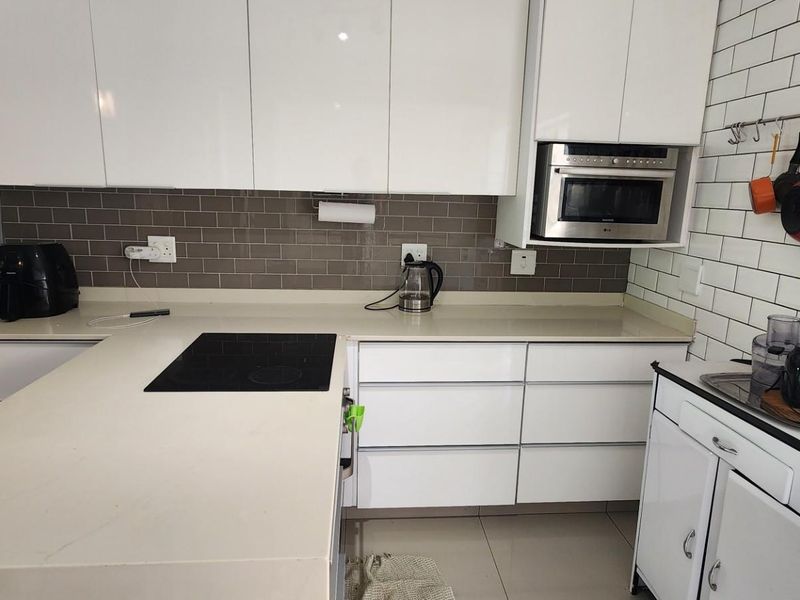 Duplex To Rent in Umhlanga, KwaZulu Natal - Photo 7