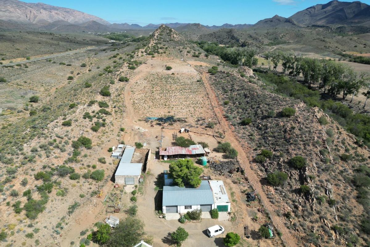 Water-Rich 380ha Karoo Farm - A Rare Opportunity in Prince Albert - Photo 2