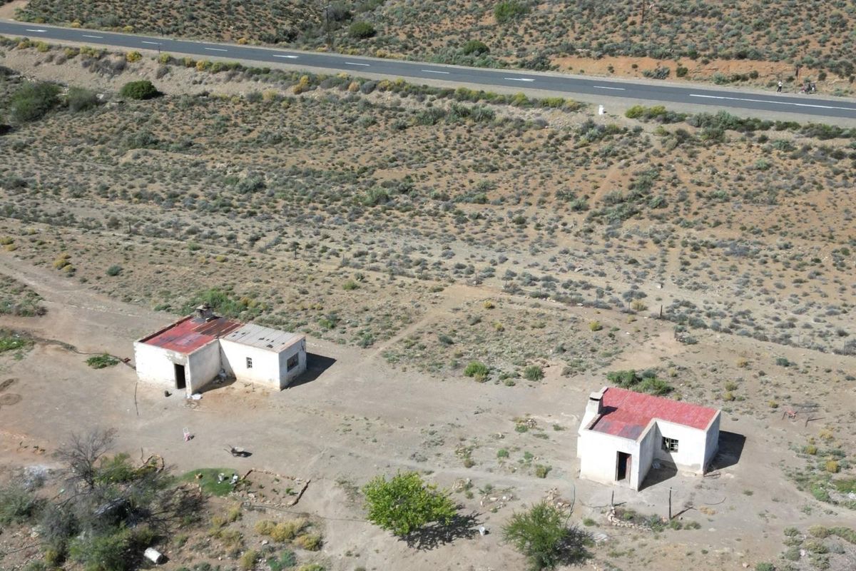 Water-Rich 380ha Karoo Farm - A Rare Opportunity in Prince Albert - Photo 4