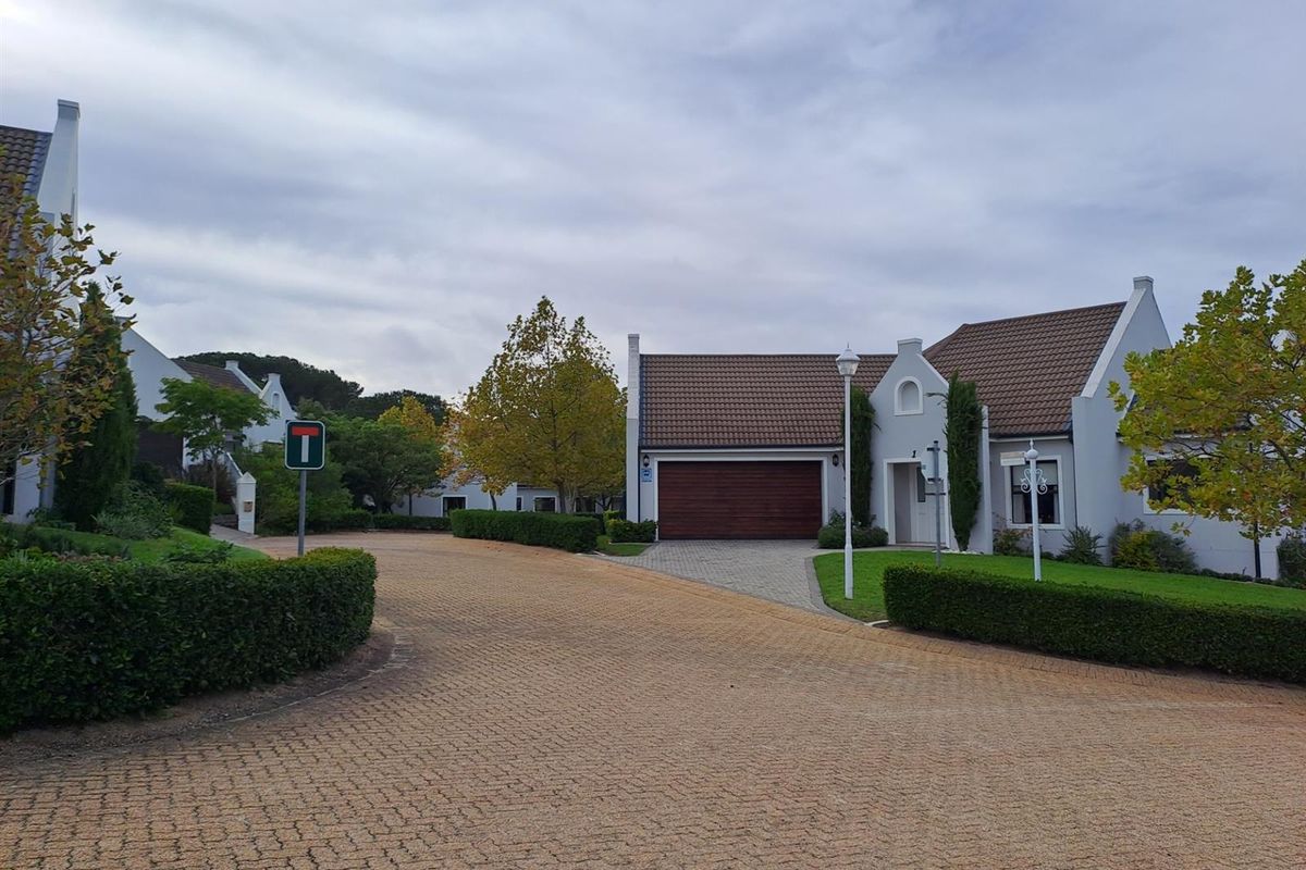 House For Sale in Zevenwacht Retirement Village, Kuils River - Photo 2