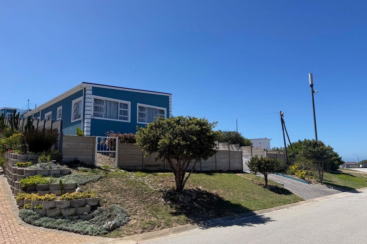 Two Properties One Stand Coastal Family Living! - Photo 4