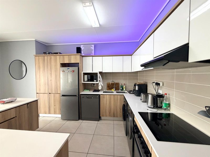 Apartment To Rent in Linbro Park, Sandton - Photo 4