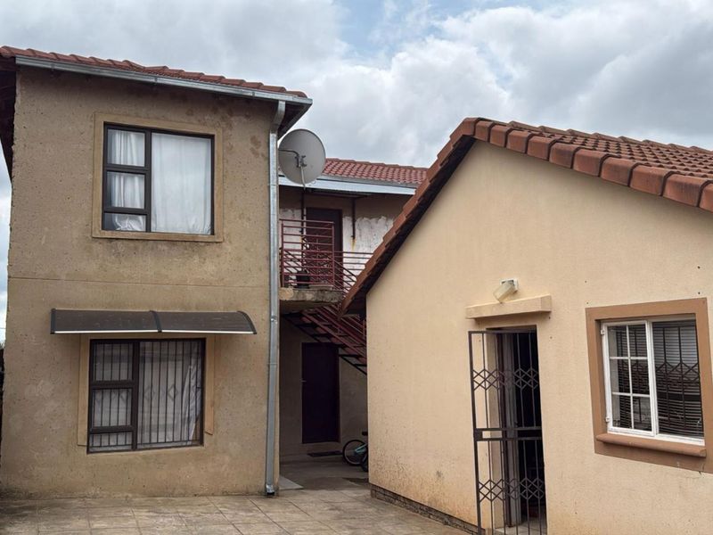 House For Sale in Cosmo City Ext 7, Roodepoort - Photo 2