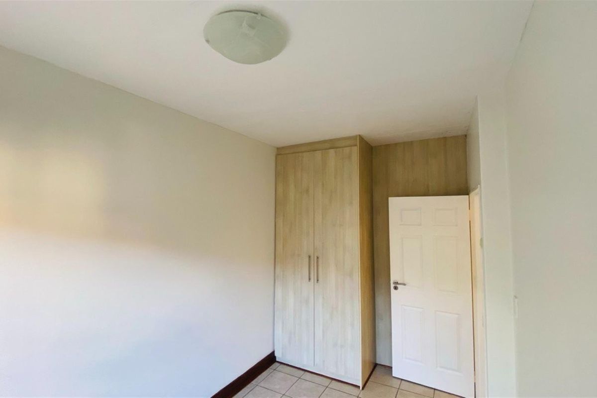 Move-in ready Modern 2 Bedroom Apartment - Photo 5