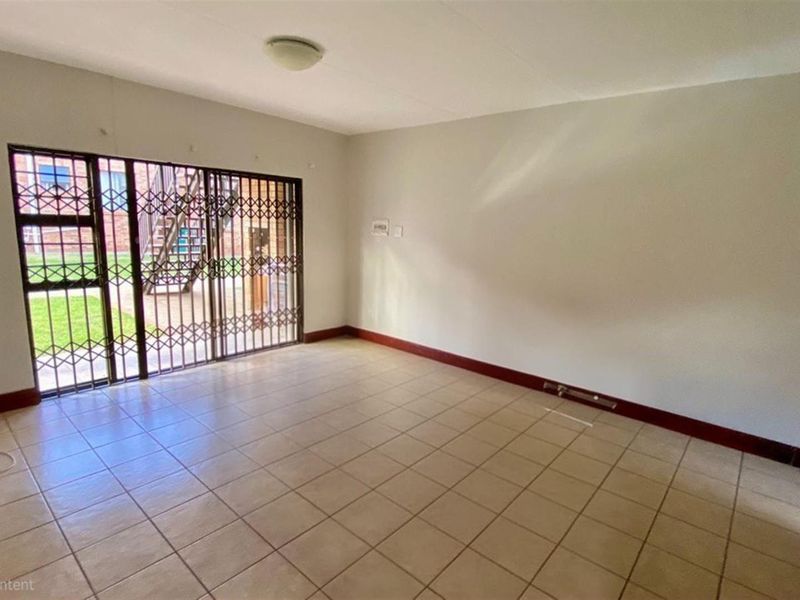 Move-in ready Modern 2 Bedroom Apartment - Photo 3