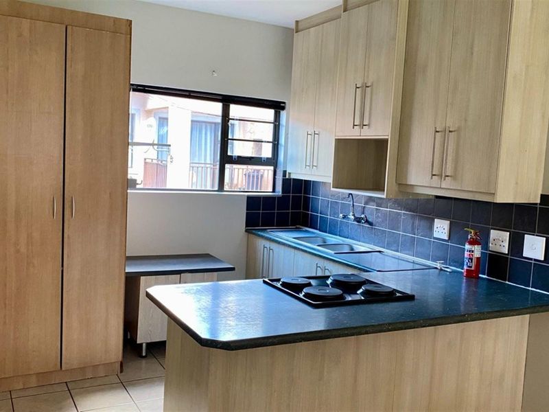 Move-in ready Modern 2 Bedroom Apartment - Photo 2