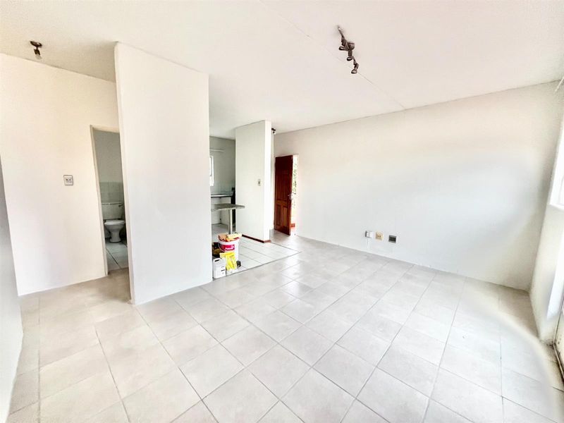 Affordable 2 Bedroom Apartment - Photo 9