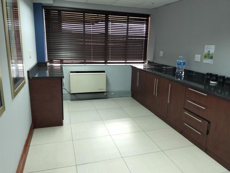 Office To Rent in Westville, Durban, KwaZulu Natal - Photo 8