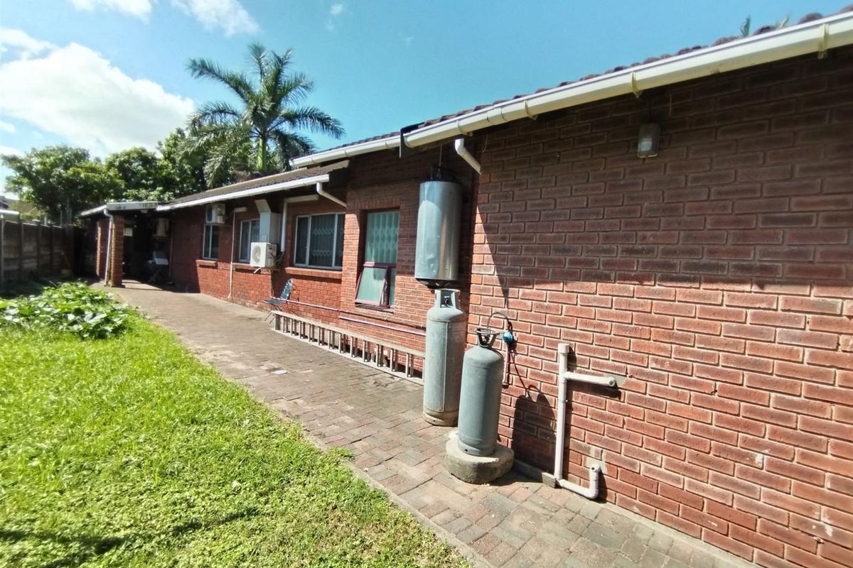3 BEDROOM HOUSE FOR SALE IN ARBORETUM, RICHARDS BAY - Photo 2