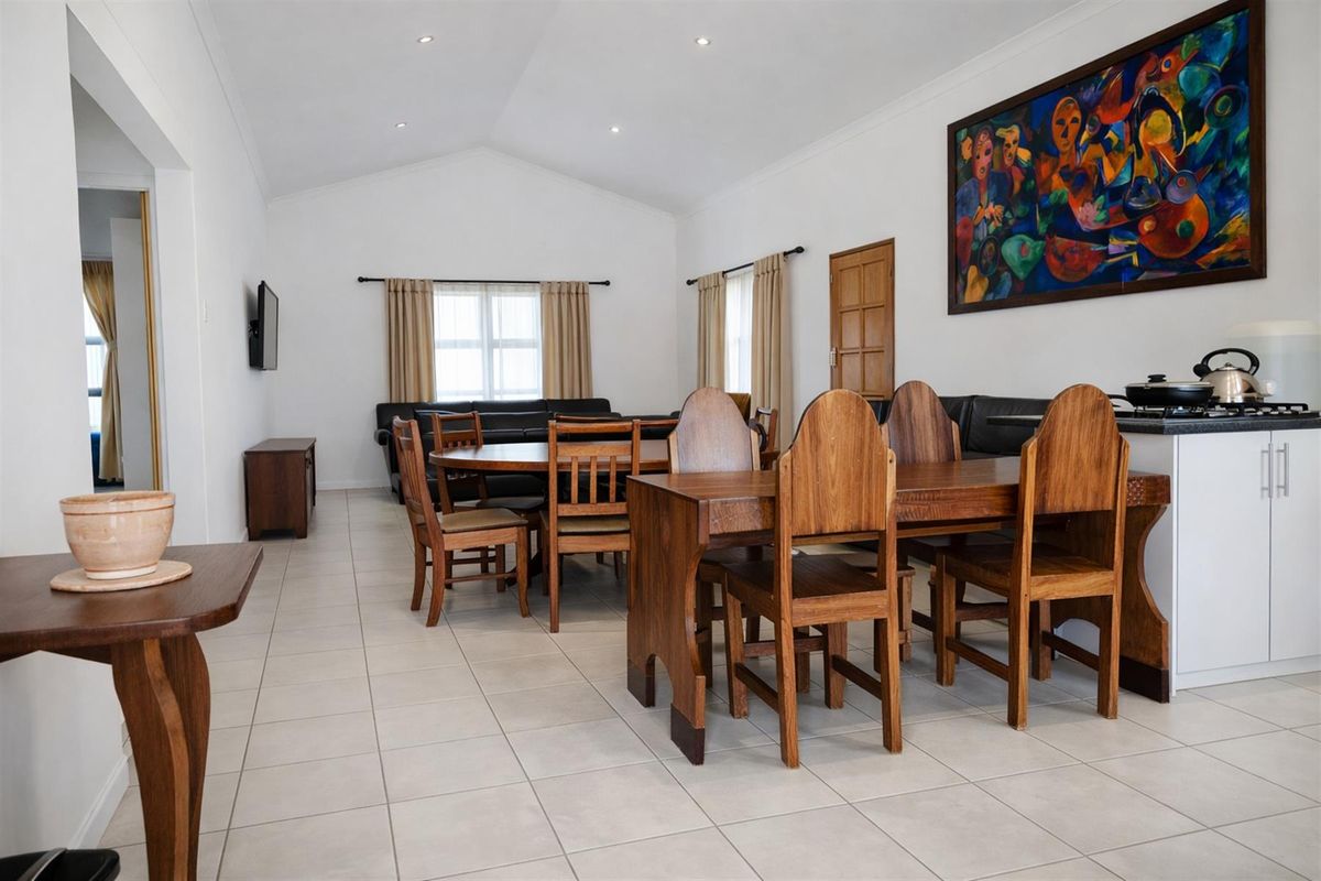 Coastal Dual-Living Property with Proven Rental Income: Franskraal, Gansbaai - Photo 3
