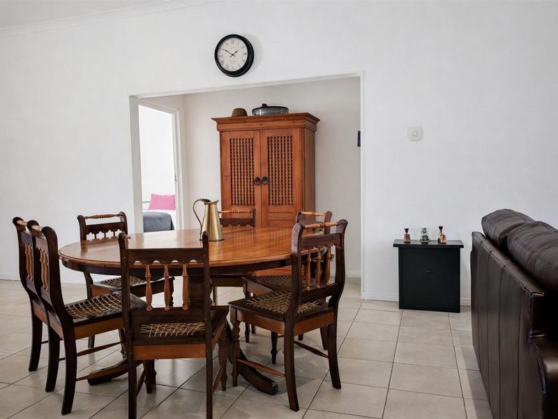 Coastal Dual-Living Property with Proven Rental Income: Franskraal, Gansbaai - Photo 2