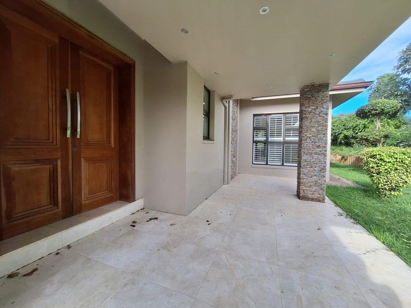 Exceptional Family Living in Brettenwood Coastal Estate - Photo 6