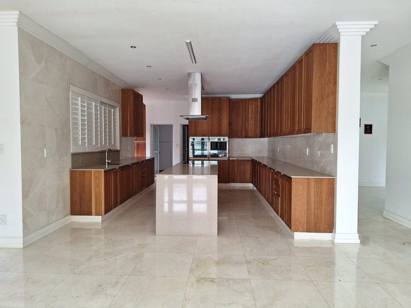 Exceptional Family Living in Brettenwood Coastal Estate - Photo 10