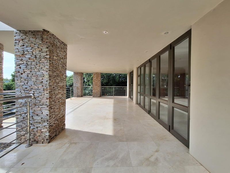 Exceptional Family Living in Brettenwood Coastal Estate - Photo 4