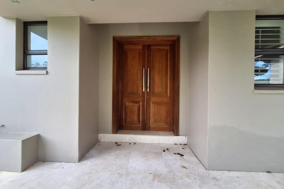 Exceptional Family Living in Brettenwood Coastal Estate - Photo 5