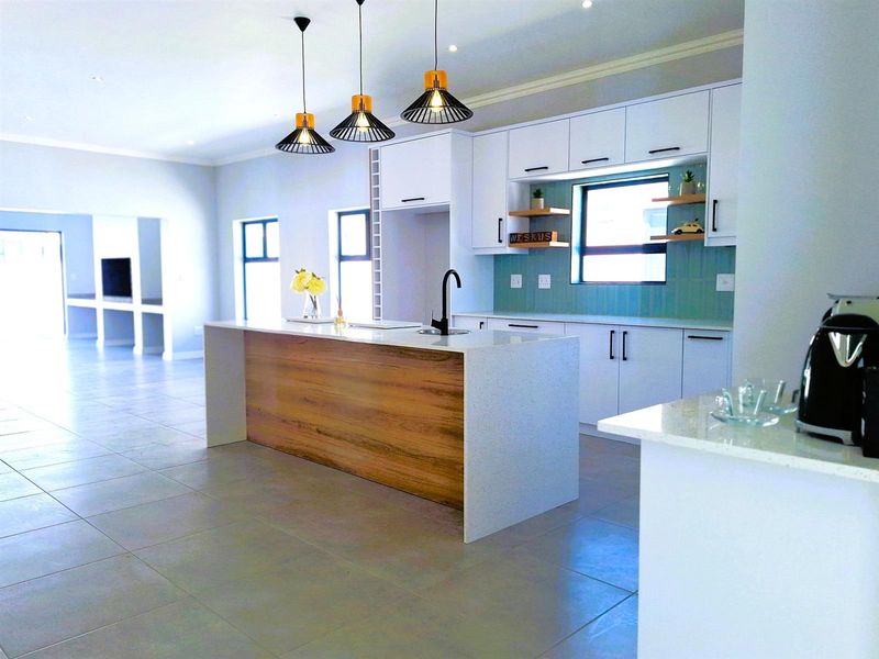 A Fresh Start by the Sea: Your New Home in Shelley Point - Photo 4