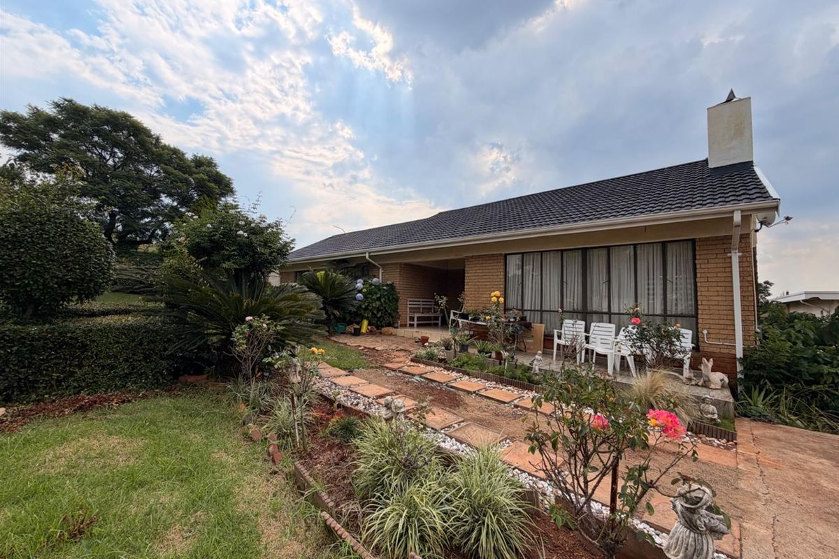 House For Sale in Signal Hill, Newcastle, KwaZulu Natal - Photo 3
