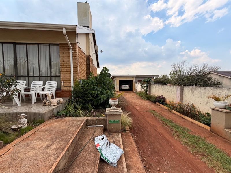 House For Sale in Signal Hill, Newcastle, KwaZulu Natal - Photo 5