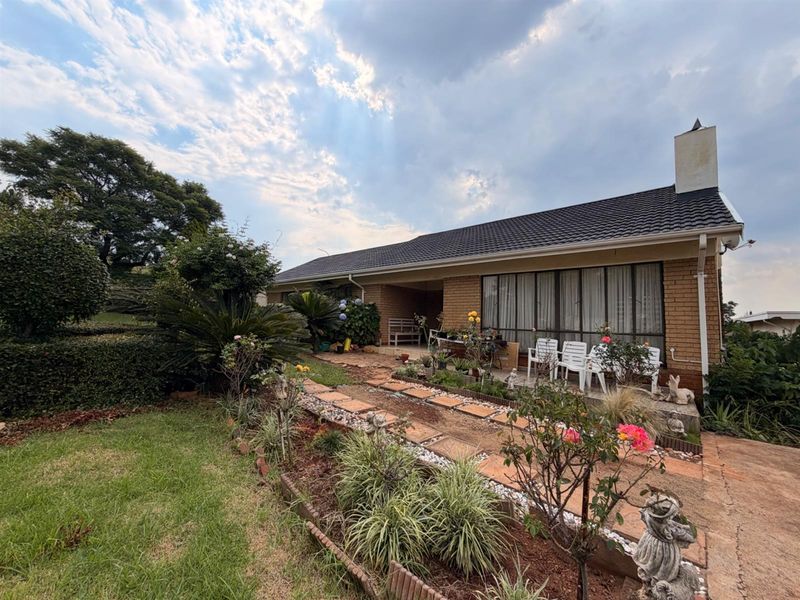 House For Sale in Signal Hill, Newcastle, KwaZulu Natal - Photo 3
