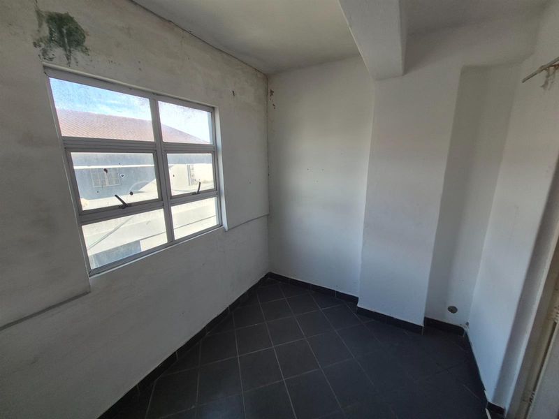 2.5 Bedroom flat For Sale in Bluff, Durban, KwaZulu Natal - Photo 5