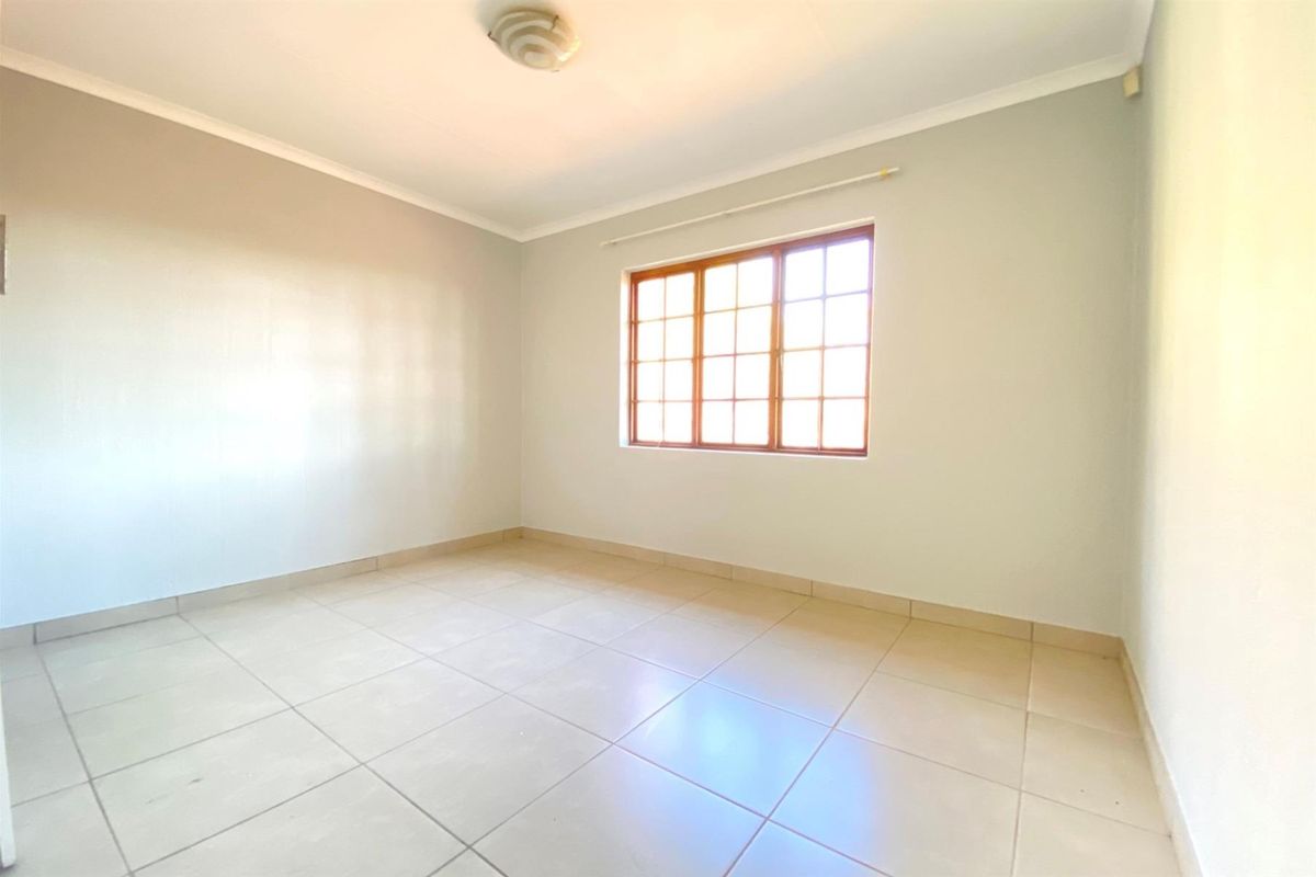 Apartment For Sale in Morningside, Sandton - Photo 5