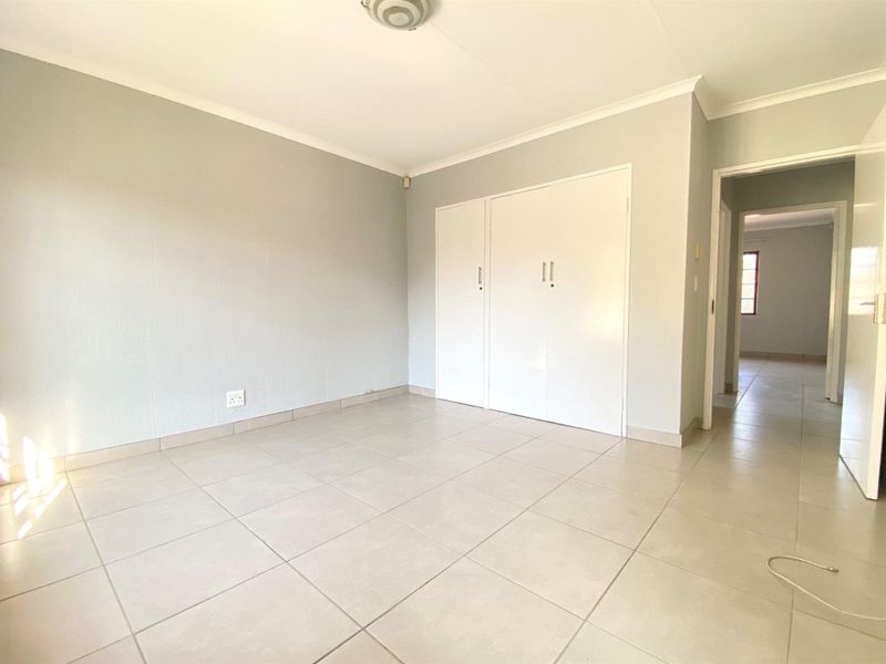 Apartment For Sale in Morningside, Sandton - Photo 8