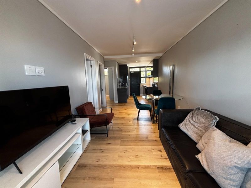 Charming Two Bedroom Apartment in Milnerton - Photo 5