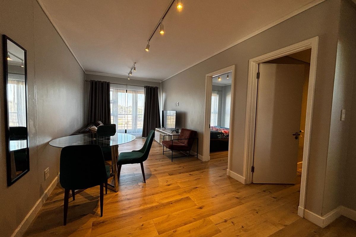 Charming Two Bedroom Apartment in Milnerton - Photo 2