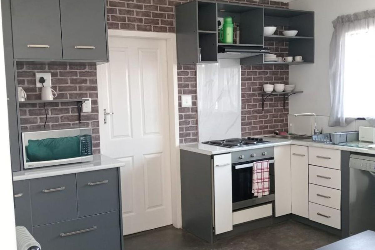 Apartment To Rent in Fairland, Randburg - Photo 2