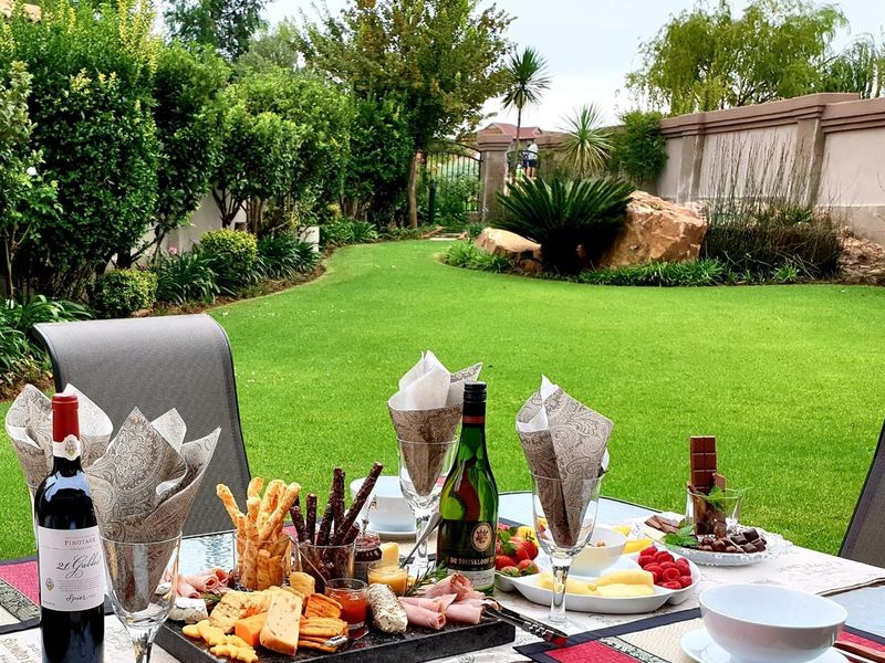 Timeless Elegance in Tuscany Estate - Luxury Living with Space, Comfort, and Sustainability - Photo 7