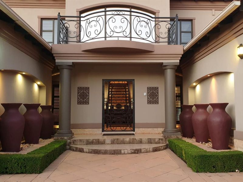 Timeless Elegance in Tuscany Estate - Luxury Living with Space, Comfort, and Sustainability - Photo 3