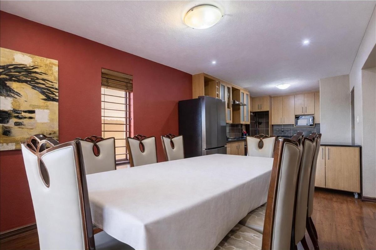 Stunning 3-Bedroom Family Home in Prime Midrand Estate - Photo 5