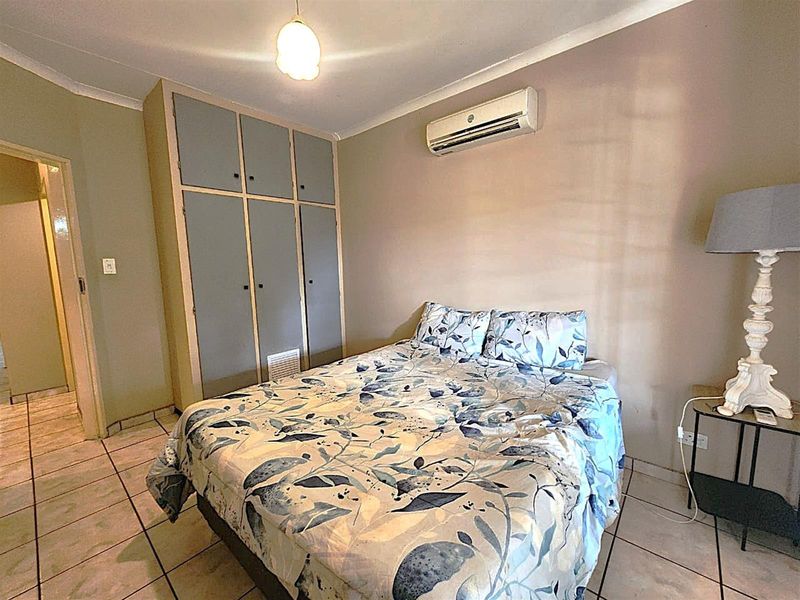 Modern, Pet-Friendly Townhouse with Scenic Views in Prime Aqua Park - Photo 7