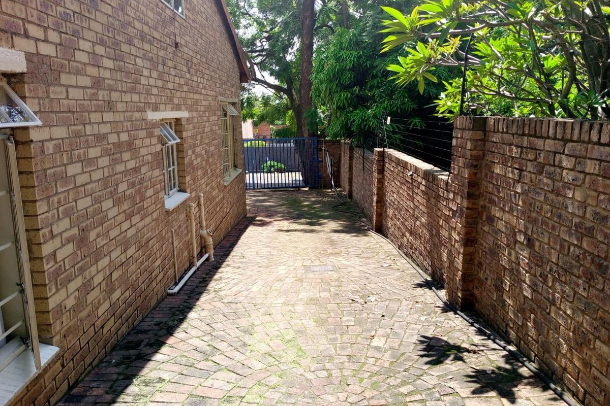 House For Sale in Silverton, Pretoria - Photo 3