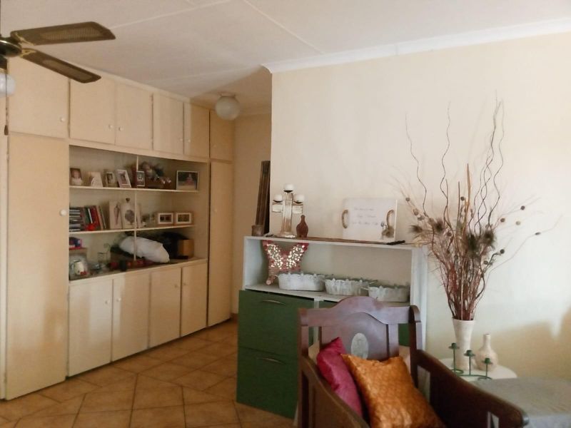 House For Sale in Silverton, Pretoria - Photo 5