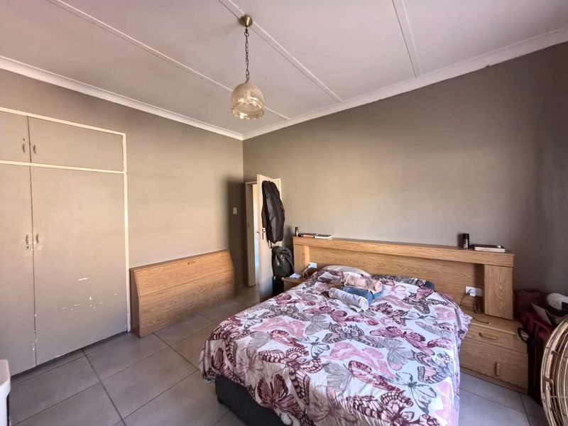 Space to Breathe and Room to Grow: Your Sun-Filled Family Sanctuary in Ernestville, Kimberley - Photo 8