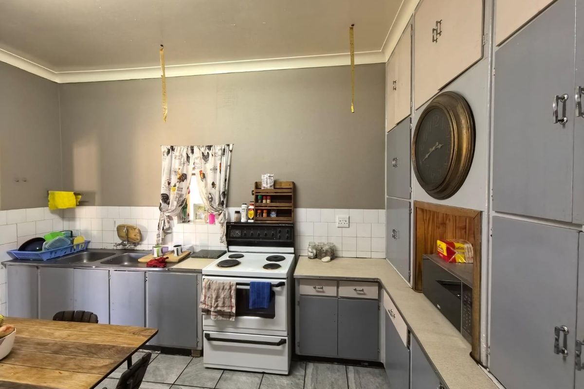 Space to Breathe and Room to Grow: Your Sun-Filled Family Sanctuary in Ernestville, Kimberley - Photo 5