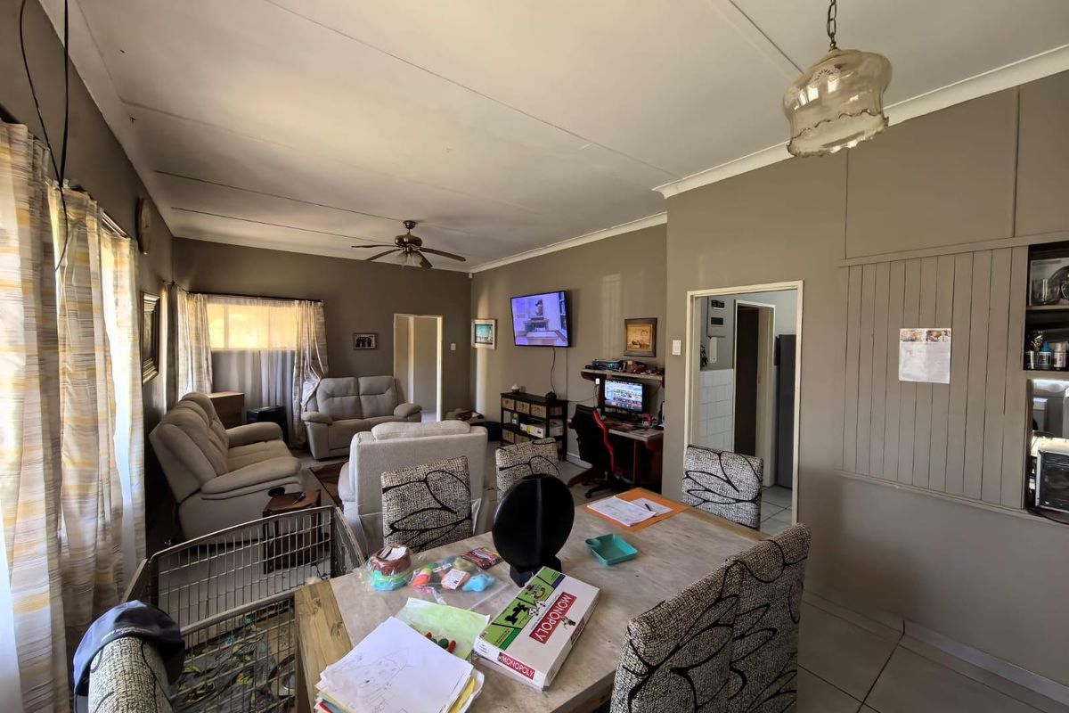 Space to Breathe and Room to Grow: Your Sun-Filled Family Sanctuary in Ernestville, Kimberley - Photo 4