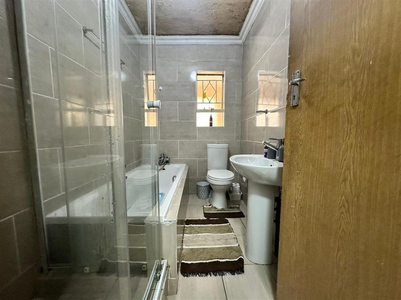 Modern 2-Bedroom Apartment in Sought-After Florida Cabanas Secure Living and Great Value - Photo 7